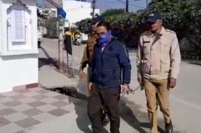 पुलिस कस्टडी में पटवारी भर्ती परीक्षा देने पहुंचा हत्यारोपी