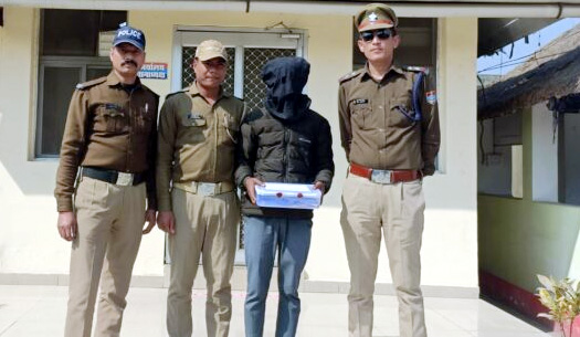 नशा तस्करी का वांछित अवैध तमंचे के साथ गिरफ्तार