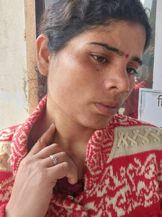 नशेड़ी पति ने की पत्नी का गला दबाकर मारने की कोशिश