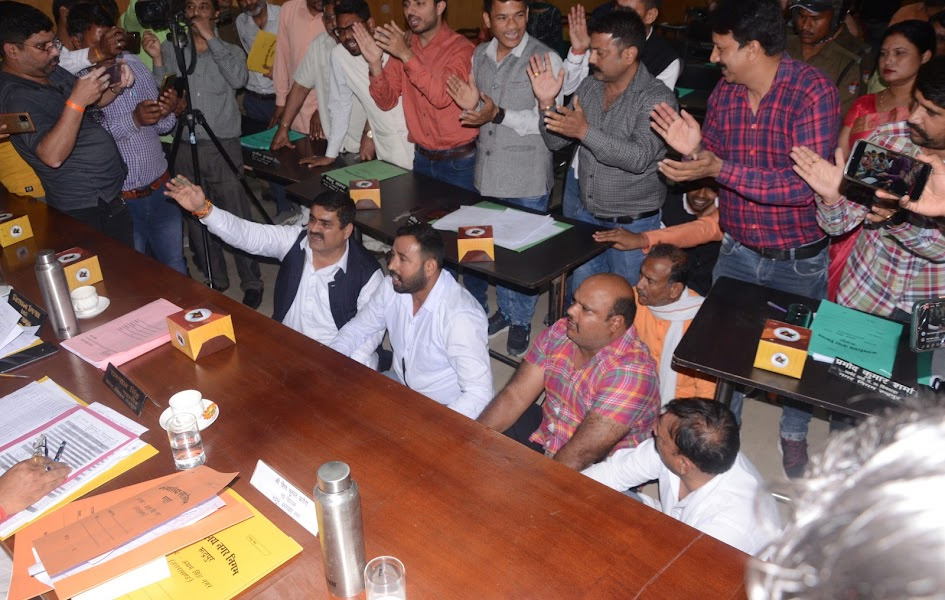 हाईवे से उजाड़े गये व्यापारियों के लिए नगर निगम विकसित करेगा मार्केट