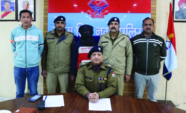 पुलिस ने 25 हजार का इनामी अन्तर्राज्जयीय शातिर चोर को किया गिरफ्तार