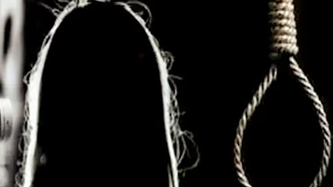 घर में बुजुर्ग महिला का फांसी पर लटका मिला शव पुलिस ने शव कब्जे में लेकर पोस्टमार्टम के लिए भिजवाया