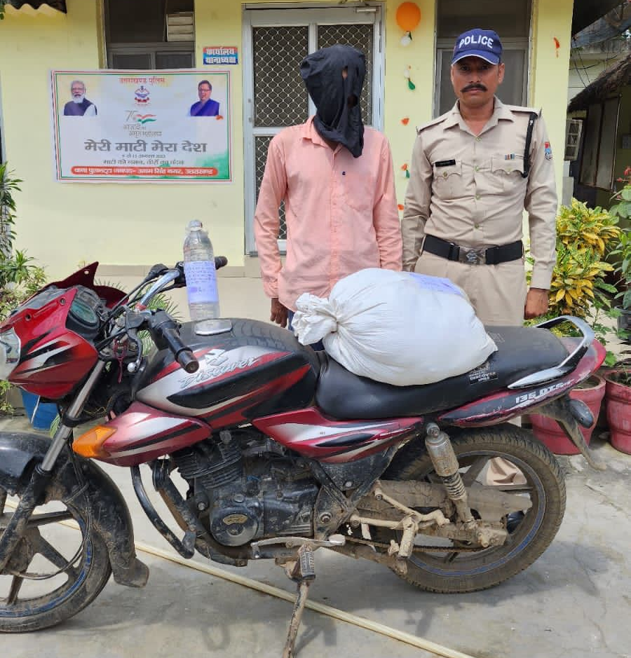 अवैध शराब की तस्करी में तस्कर गिरफ्तार