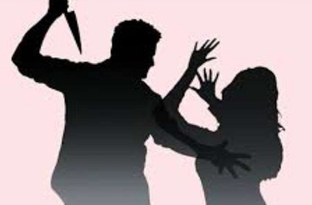 काउंसलिंग से लौट रही महिला पर पति ने चाकू से किया हमला पुलिस ने तहरीर के आधार पर रिपोर्ट दर्ज कर मामले की जांच शुरू की    
