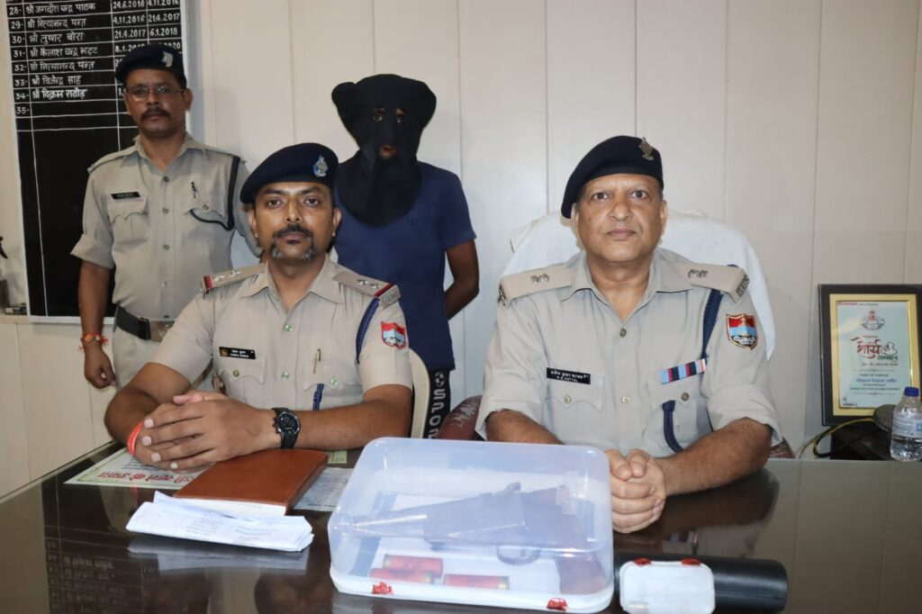 पुलिस और गौमांस तस्कर में हुई मुठभेड़, कुख्यात तस्कर गिरफ्तार एसपी सिटी ने पुलिस टीम को दो हजार का इनाम देने की घोषणा की  