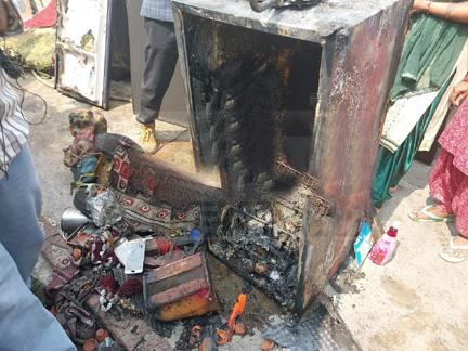 घर में लगी आग, लाखों की क्षति
