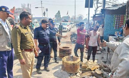 सीपीयू व ट्रैफिक पुलिस ने काशीपुर रोड़ पर हटवाया अक्रिमण