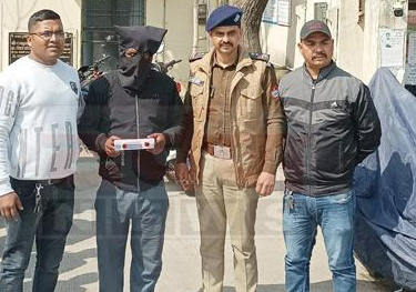 मोदी मैदान के पास स्मैक सहित तस्कर दबोचा