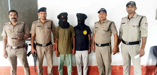 लूटे गये छह मोबाइलों सहित दो गिरफ्तार