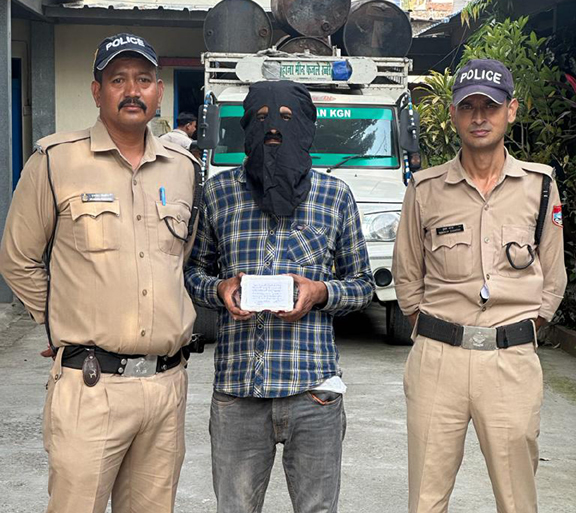 स्मैक के साथ तस्कर दबोचा