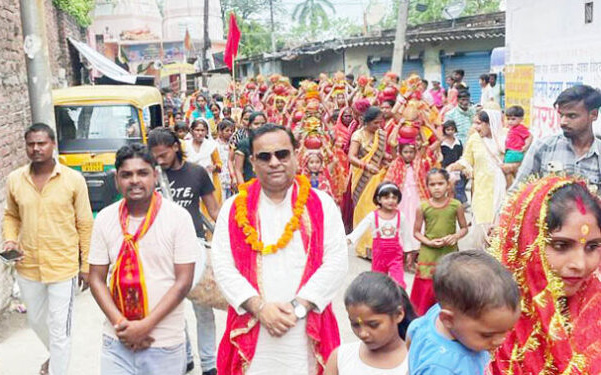 वैदिक मंत्रोच्चार के बीच  शनि देव व मां शेरावाली की प्रतिमा की हुई स्थापना