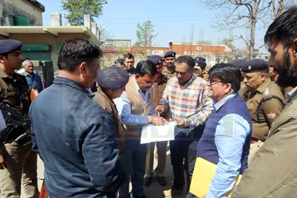 स्ट्रांग रूम का एसएसपी ने किया निरीक्षण