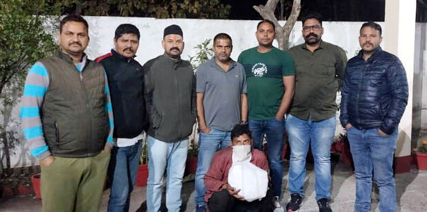 साढ़े चार किलो चरस के साथ अंतरराज्यीय ड्रग्स डीलर गिरफ्तार