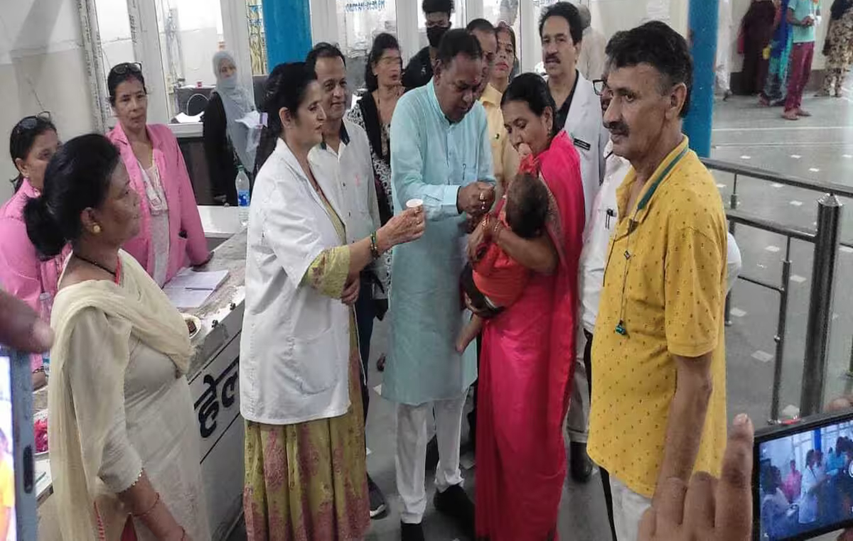 राष्ट्रीय कृमि मुक्ति दिवस का मेयर रामपाल ने किया शुभारम्भ