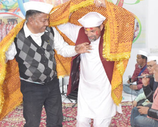 सांची कहो मोसे बतिया बलम…तैने कहां बिताई सारी रतिया बलम कुमाऊनी बैठकी होली में होलियारों ने मचाई धूम