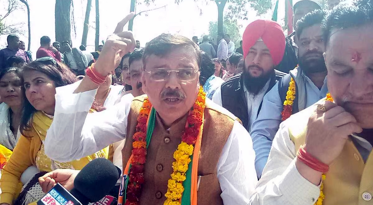 कांग्रेस विधायक कर रहे हैं अपने पद का दुरुपयोग: शुक्ला विधायक बेहड़ के खिलाफ शुरू किया सांकेतिक सत्याग्रह आंदोलन