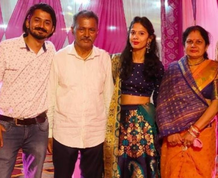 एक्साइज इंस्पेक्टर बनी नगर के मेधावी छात्रा मीनाक्षी कौशिक