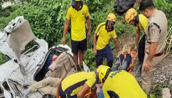 टिहरी में दर्दनाक हादसा, सलडोगी के पास कार खाई में गिरी, तीन लोगों की मौत