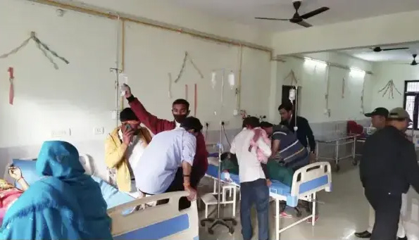 तेज रफ्तार वाहन की चपेट में आकर पांच तीर्थ यात्रियों की मौत, आधे दर्जन से अधिक घायल